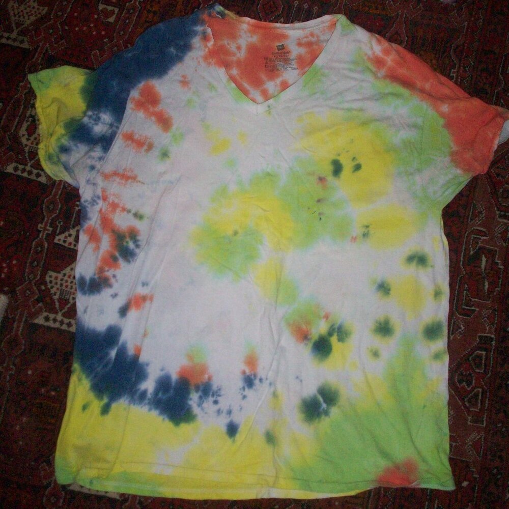 Hanes Casual V Neck Short Sleeve T Shirt Adult Mens Size XL Tie-dye Multi Yellow